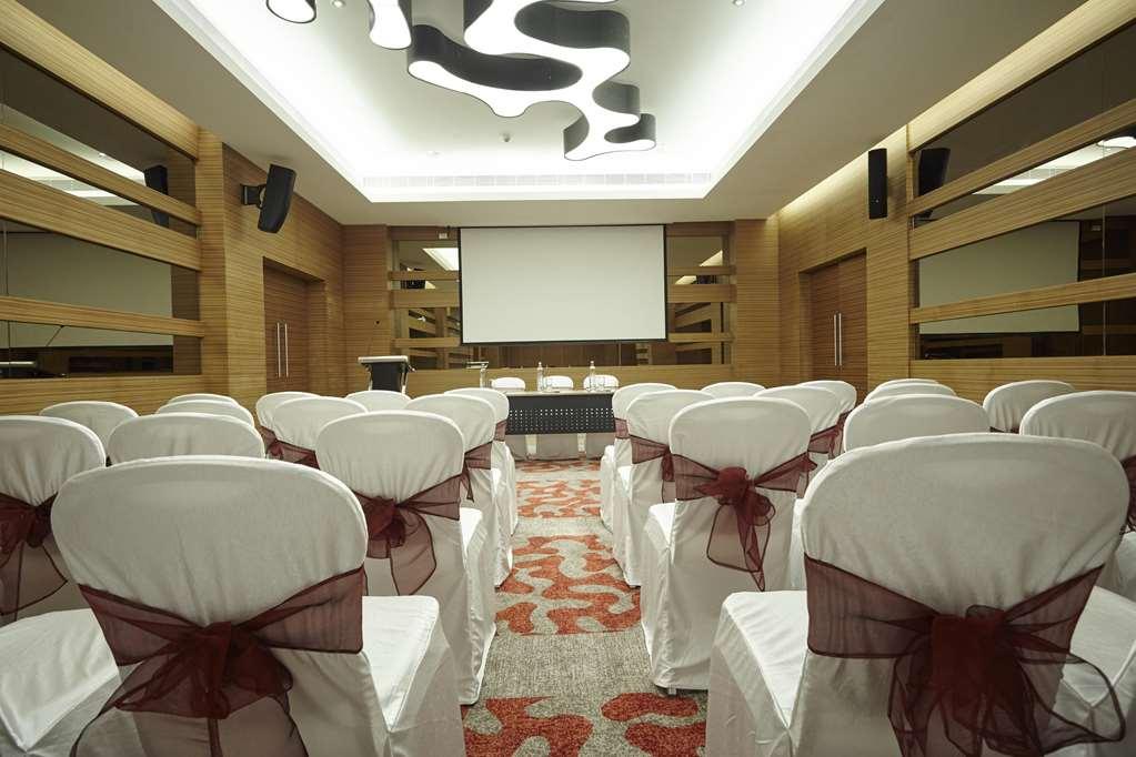 Turyaa Chennai - Omr It Expressway Hotel Restaurant photo